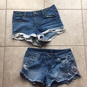 Shorts size 2-3.